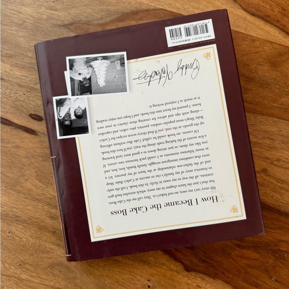 Buddy Valentino Cake Boss story and cooking book like new - Picture 2 of 3